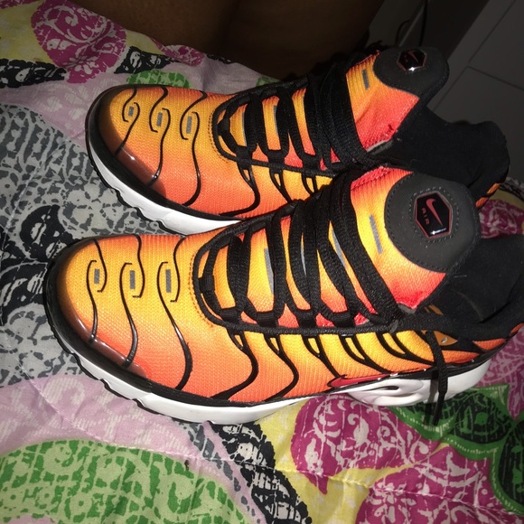 air max plus - Picture 3 of 5